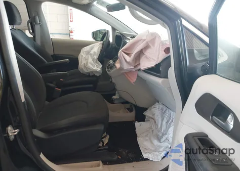 2018 Chrysler Pacifica Lx z USA, uszkodzony, nr VIN 2C4RC1CG2JR351416